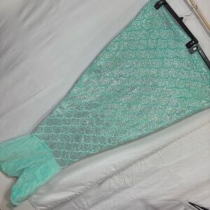 👯‍♀️ justice fleece, mermaid tail blanket